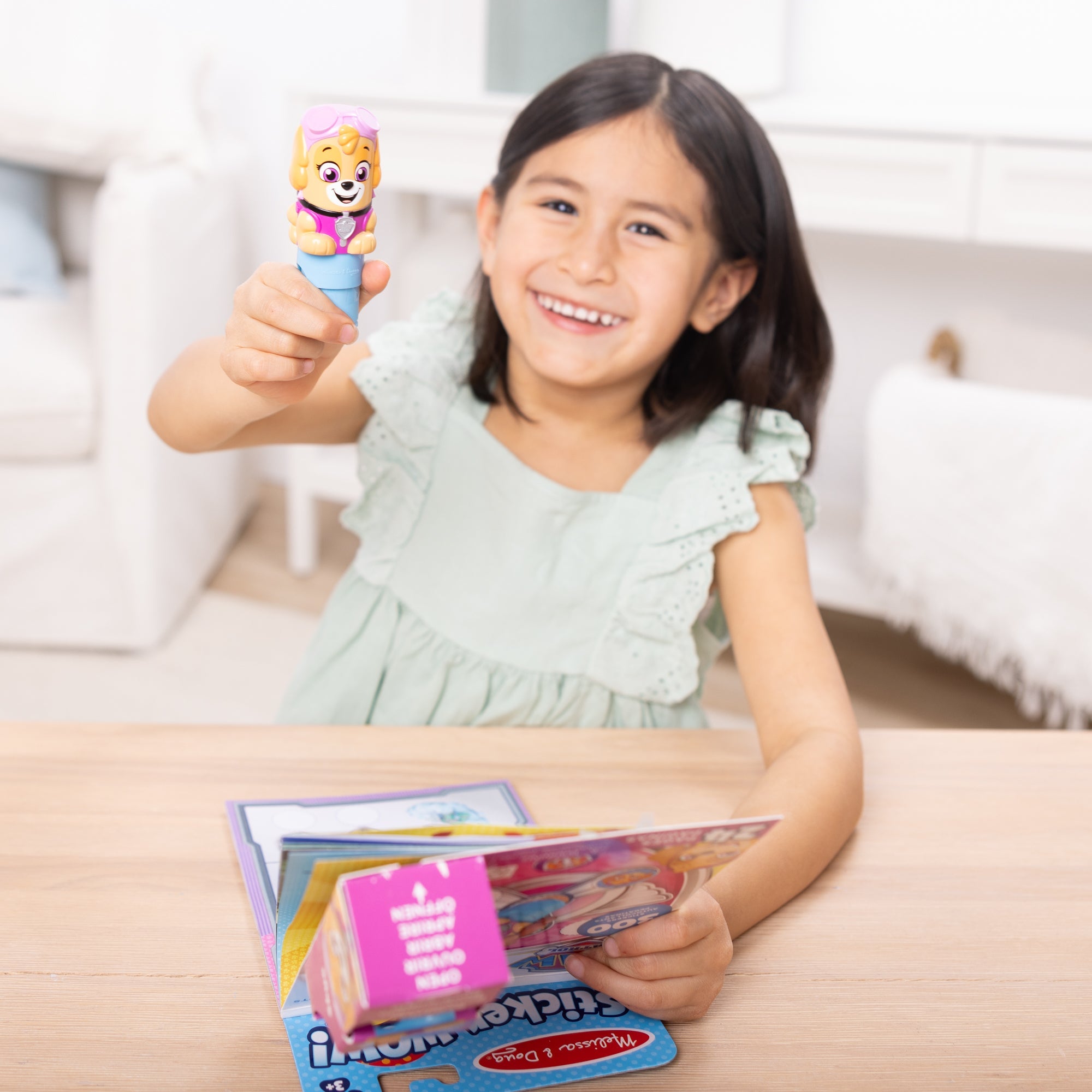 Sticker WOW!? PAW Patrol Skye Bundle: Activity Pad & Sticker Stamper + Mini Activity Pad and 200 Refill Stickers