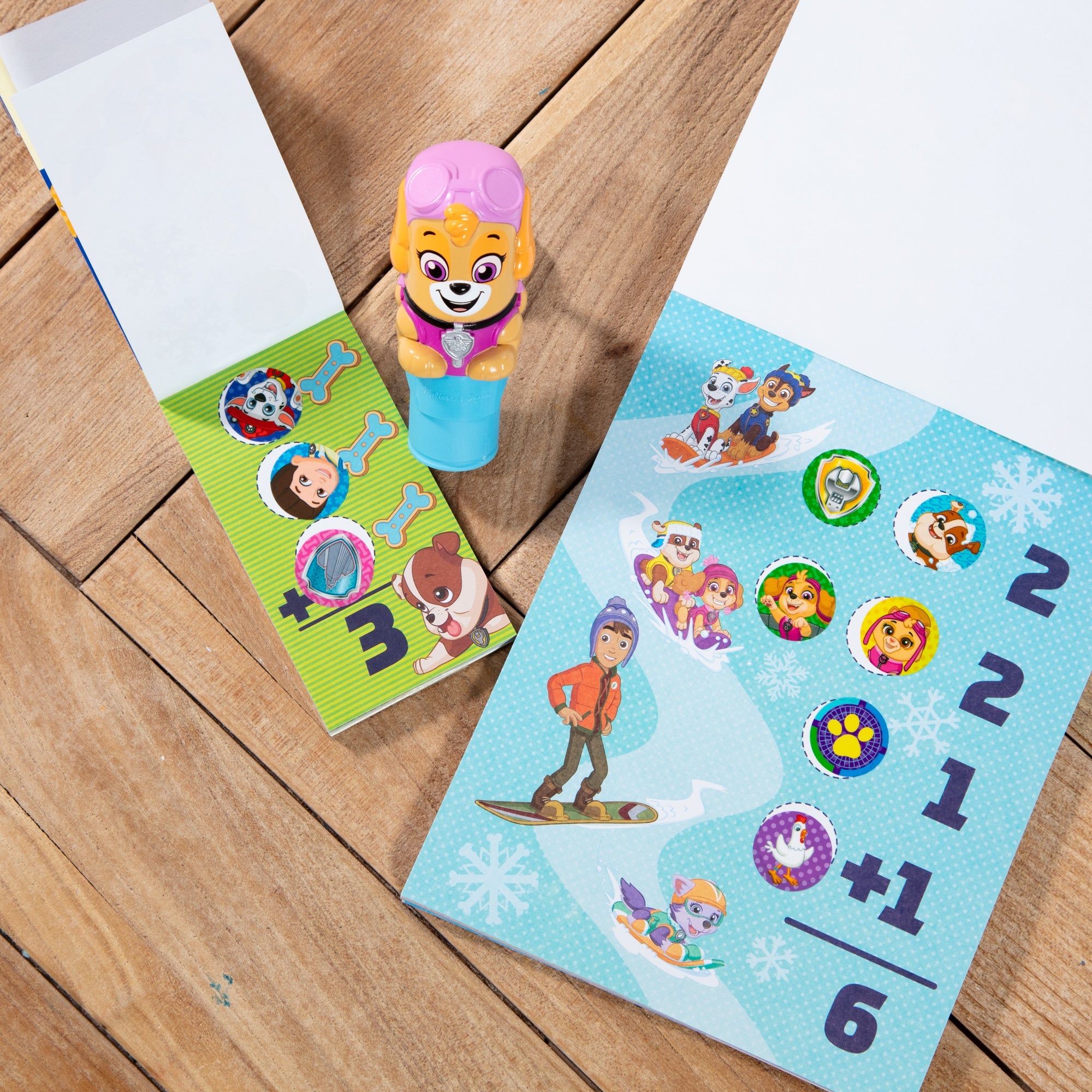 Sticker WOW!? PAW Patrol Skye Bundle: Activity Pad & Sticker Stamper + Mini Activity Pad and 200 Refill Stickers