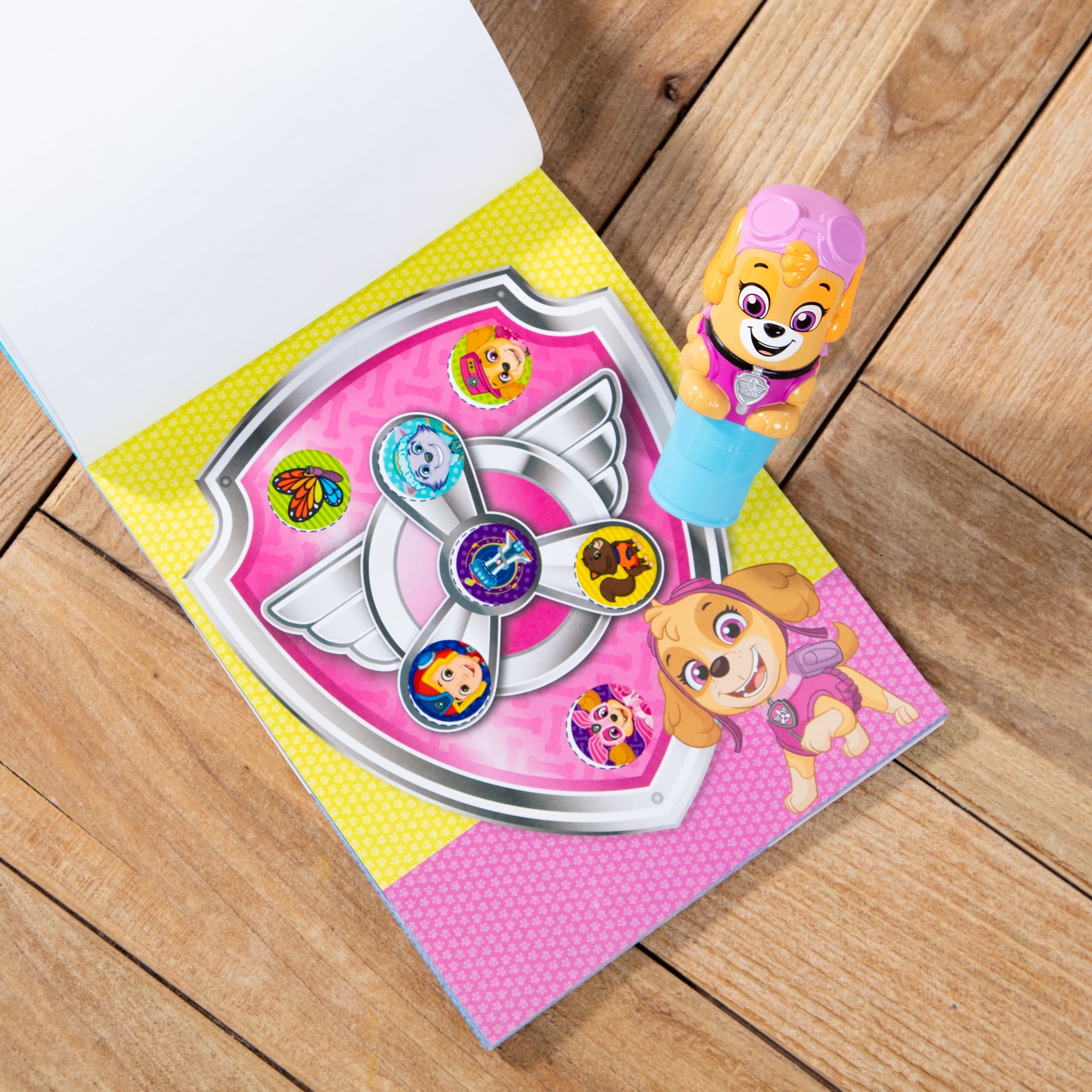 Sticker WOW!? Activity Pad & Sticker Stamper – PAW Patrol Skye